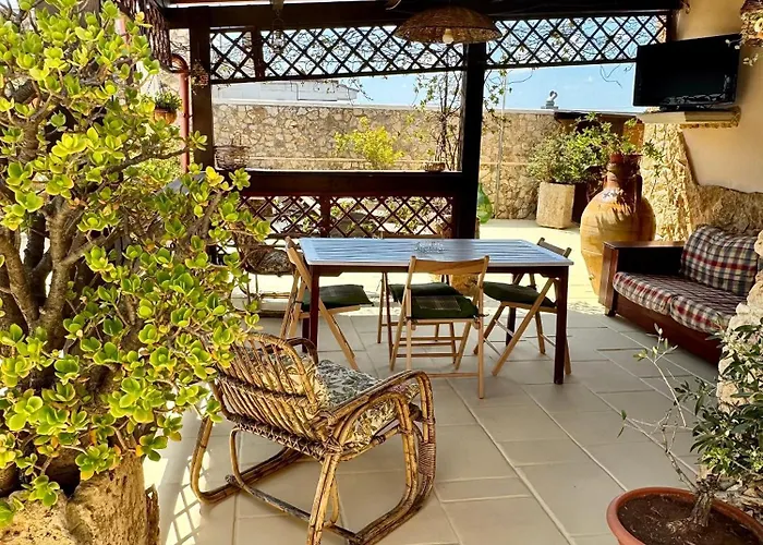 No Vabbe! Penthouse… Daire Torre Santa Susanna